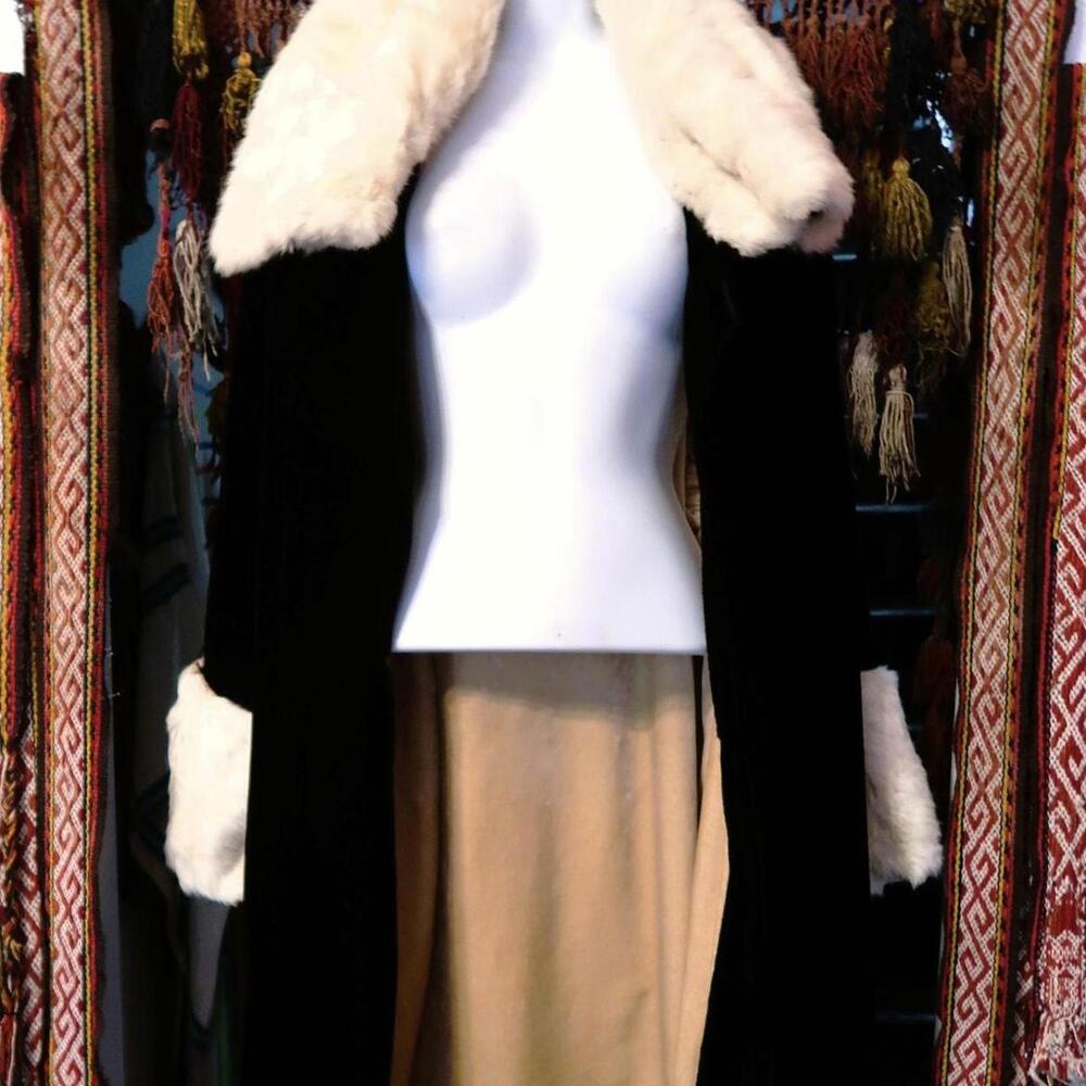 Antique Victorian Vintage 1920’s Black Velvet Ivory Fur Flapper Opera Coat